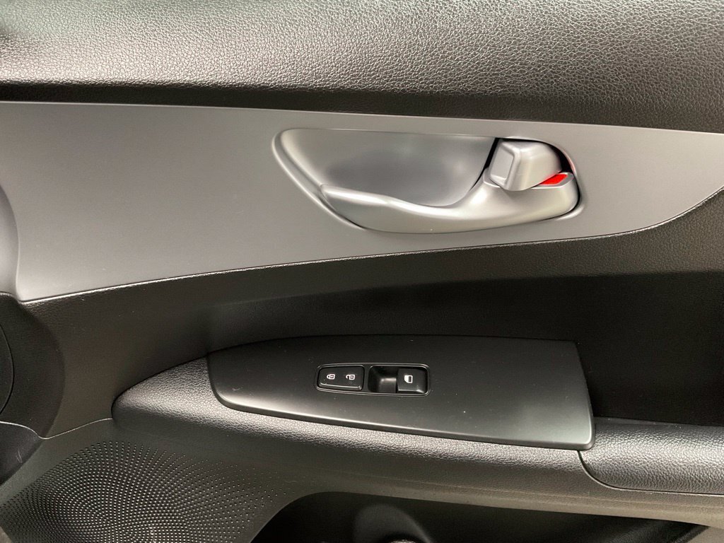 Used 2023 Kia Forte LXS w/ LXS Technology Package FWD image 32