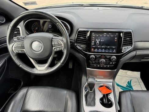 Used 2020 Jeep Grand Cherokee Limited AWD/4WD image 17