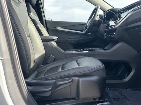 Used 2023 Chevrolet Bolt EUV LT w/ Convenience Package image 16