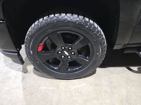 Used 2017 Chevrolet Silverado 1500 LTZ Z71 w/ Redline Edition AWD/4WD image 26