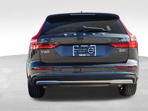 Used 2025 Volvo V60 B5 Cross Country Plus image 6