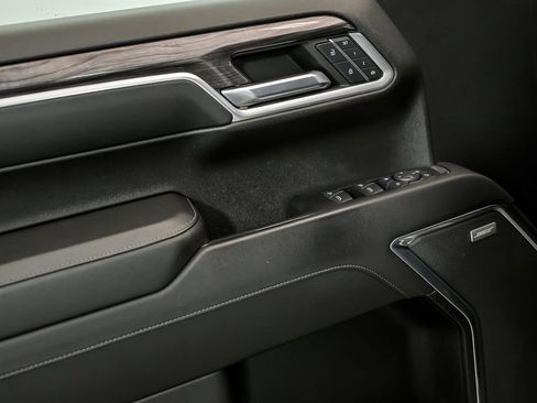 Used 2022 Chevrolet Silverado 1500 LTZ w/ LTZ Convenience Package II image 10