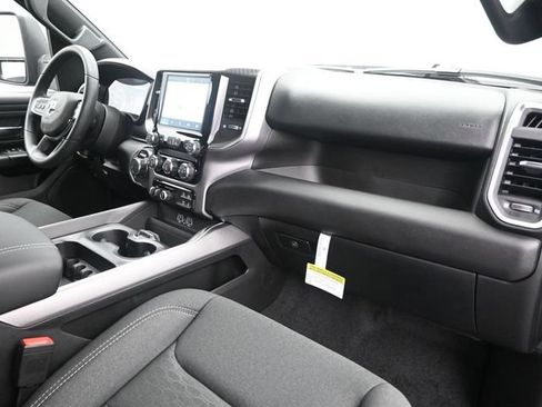 New 2026 RAM 1500 Express AWD/4WD image 10