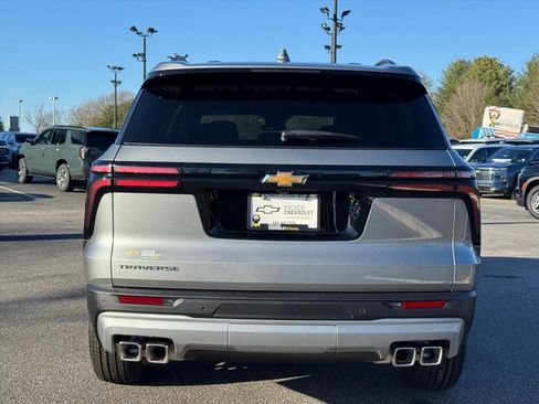 New 2026 Chevrolet Traverse LT w/ LPO, Floor Liner Package image 4