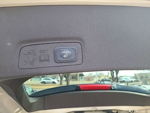 Used 2017 Lincoln MKC Reserve image 8