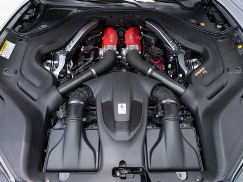 Used 2022 Ferrari Portofino M RWD image 13
