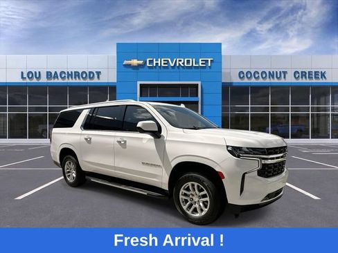 Used 2021 Chevrolet Suburban LS RWD image 2