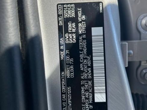 Certified 2023 Volvo S60 B5 Plus w/ Climate Package AWD/4WD image 32