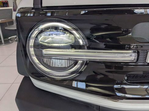 New 2025 Ford Bronco Outer Banks w/ Sasquatch Package AWD/4WD image 8