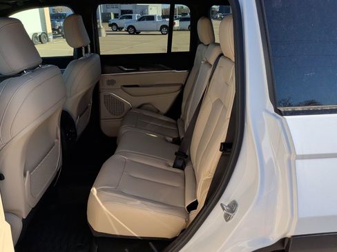 New 2026 Jeep Grand Cherokee Limited w/ Limited Altitude Package image 40