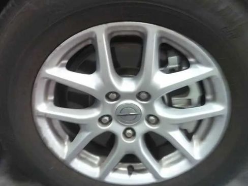 Used 2023 Chrysler Pacifica Touring-L FWD image 6