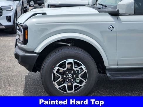 New 2026 Ford Bronco Outer Banks AWD/4WD image 9