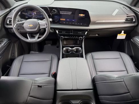 New 2026 Chevrolet Traverse LT w/ Driver Confidence Package FWD image 10