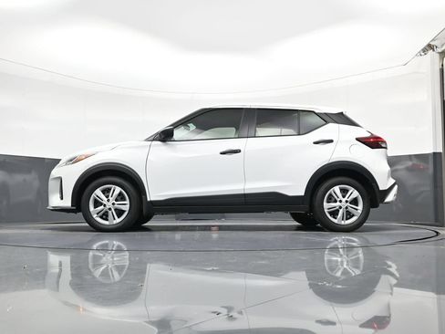 Certified 2025 Nissan Kicks Play S FWD image 22