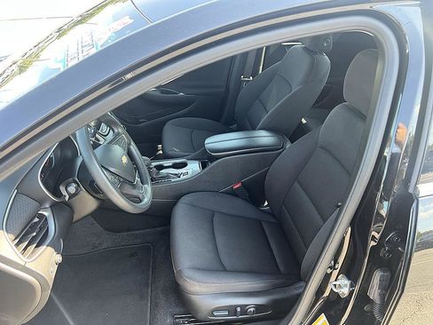 Used 2025 Chevrolet Malibu LT FWD image 13