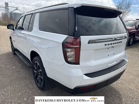 Used 2022 Chevrolet Suburban RST w/ Luxury Package image 3
