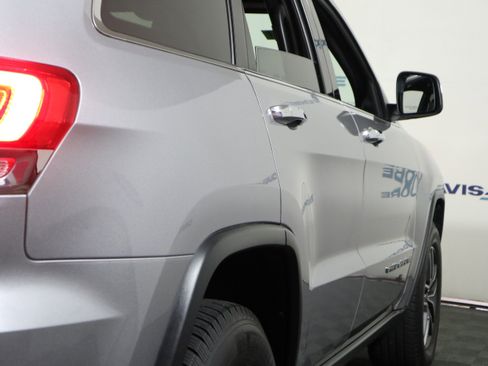 Used 2019 Jeep Grand Cherokee Limited w/ Trailer Tow Group IV AWD/4WD image 5