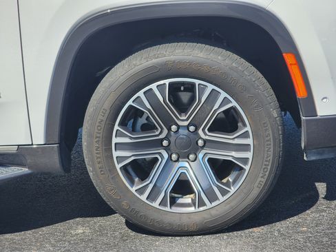 Used 2022 Jeep Wagoneer Series III image 6