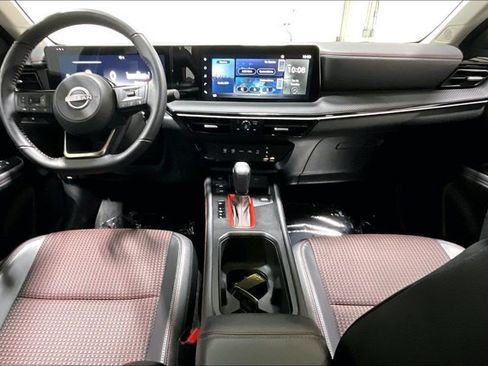 Used 2025 Nissan Kicks SR AWD/4WD image 15