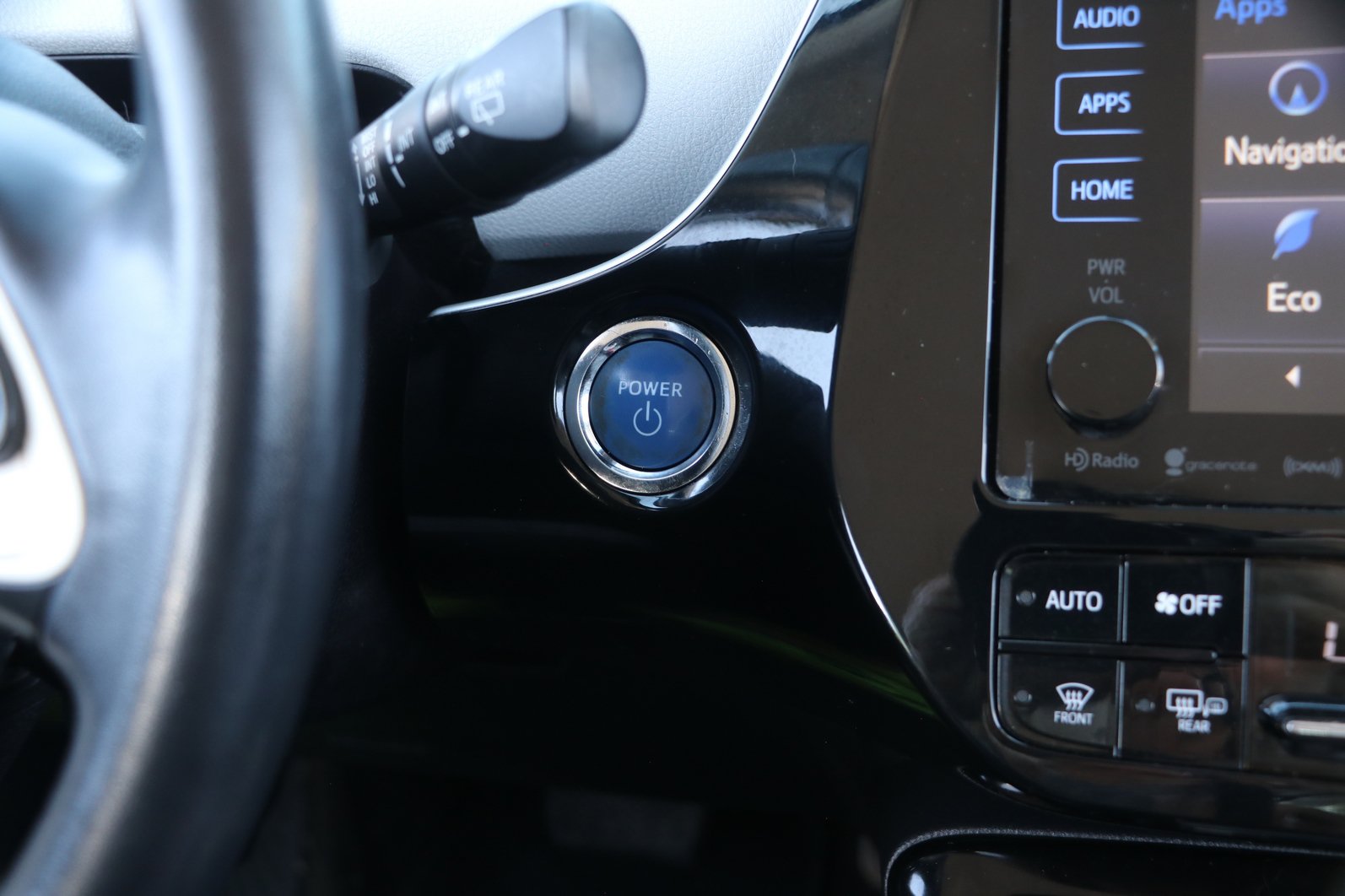 Used 2018 Toyota Prius Three FWD image 23