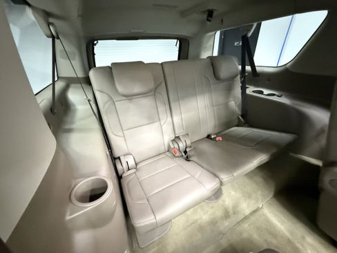 Used 2017 Chevrolet Suburban Premier image 31