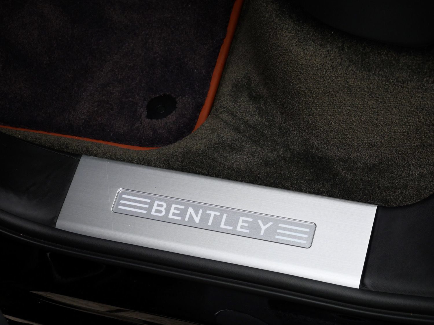 Used 2022 Bentley Bentayga AWD/4WD image 17