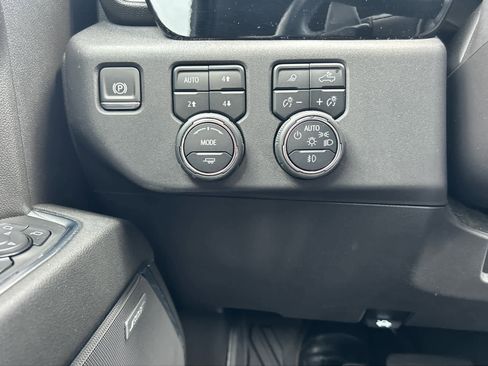 Used 2024 Chevrolet Silverado 1500 LT Trail Boss w/ LT Trail Boss Premium Package AWD/4WD image 15