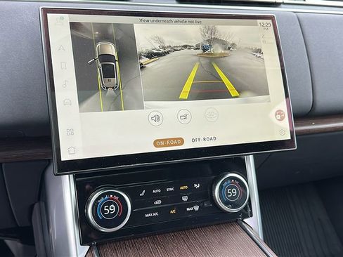 Certified 2023 Land Rover Range Rover SE image 17