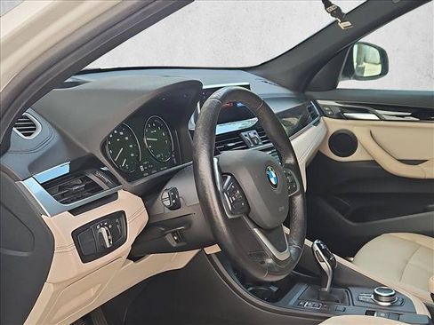Used 2021 BMW X1 sDrive28i w/ Premium Package FWD image 10