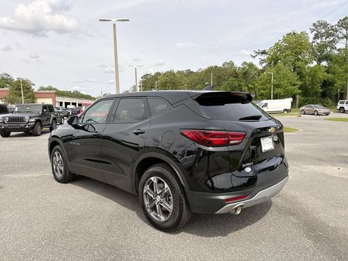 Used 2025 Chevrolet Blazer LT FWD image 6