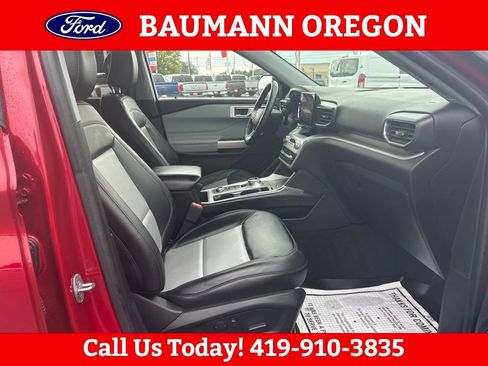 Used 2022 Ford Explorer XLT w/ Equipment Group 202A AWD/4WD image 10