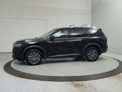 Used 2025 Nissan Pathfinder SL w/ SL Premium Package AWD/4WD image 5