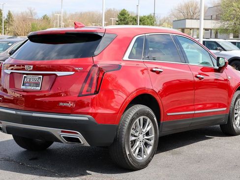 Used 2021 Cadillac XT5 Premium Luxury w/ LPO, Floor Liner Package image 28