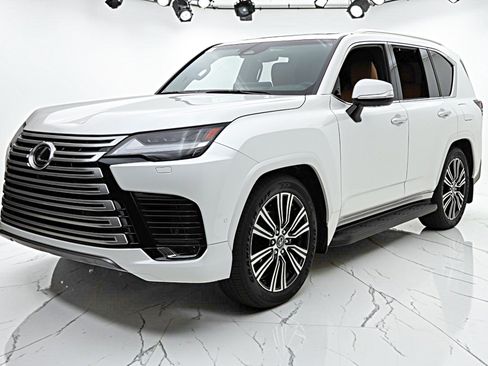 Used 2025 Lexus LX 700h Luxury AWD/4WD image 1