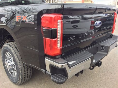 New 2026 Ford F350 Lariat w/ FX4 Off-Road Package image 13