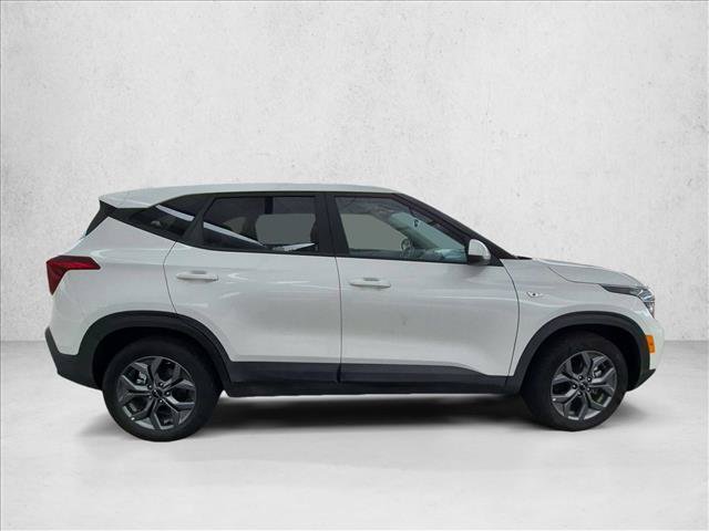 Used 2026 Kia Seltos LX AWD/4WD image 4