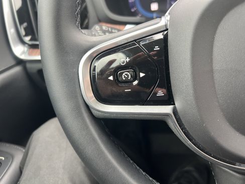 Used 2023 Volvo V60 B5 Cross Country Plus w/ Climate Package image 19