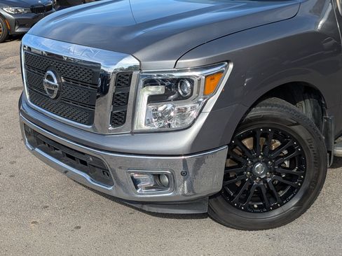 Used 2018 Nissan Titan SL image 13