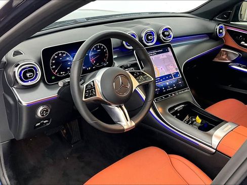 Used 2025 Mercedes-Benz C 300 4MATIC Sedan w/ Exclusive Trim Package image 18