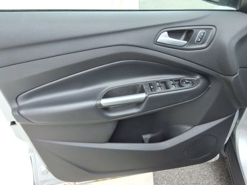 Used 2019 Ford Escape SEL AWD/4WD image 22