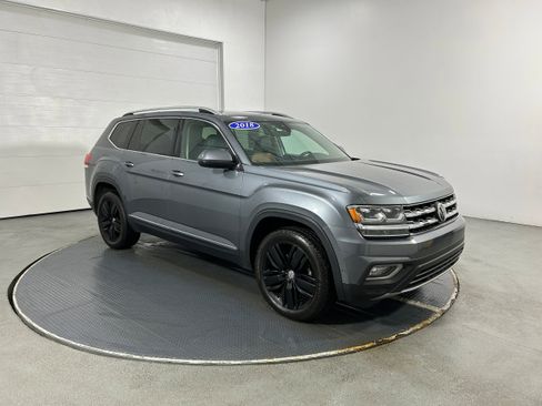 Used 2018 Volkswagen Atlas SEL Premium image 2