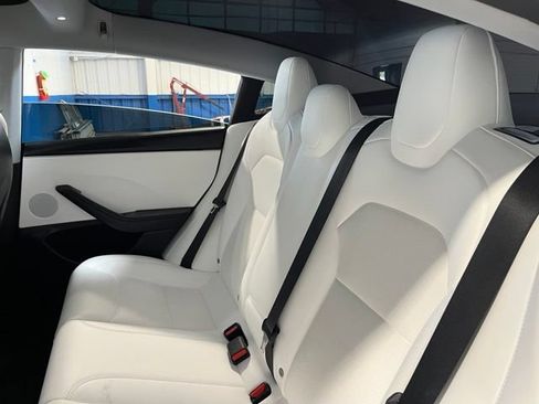 Used 2025 Tesla Model 3 Long Range RWD image 18