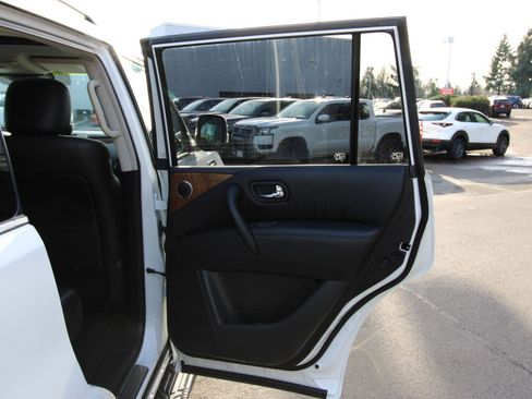 Used 2021 Nissan Armada SL w/ Captain's Chairs Package image 21