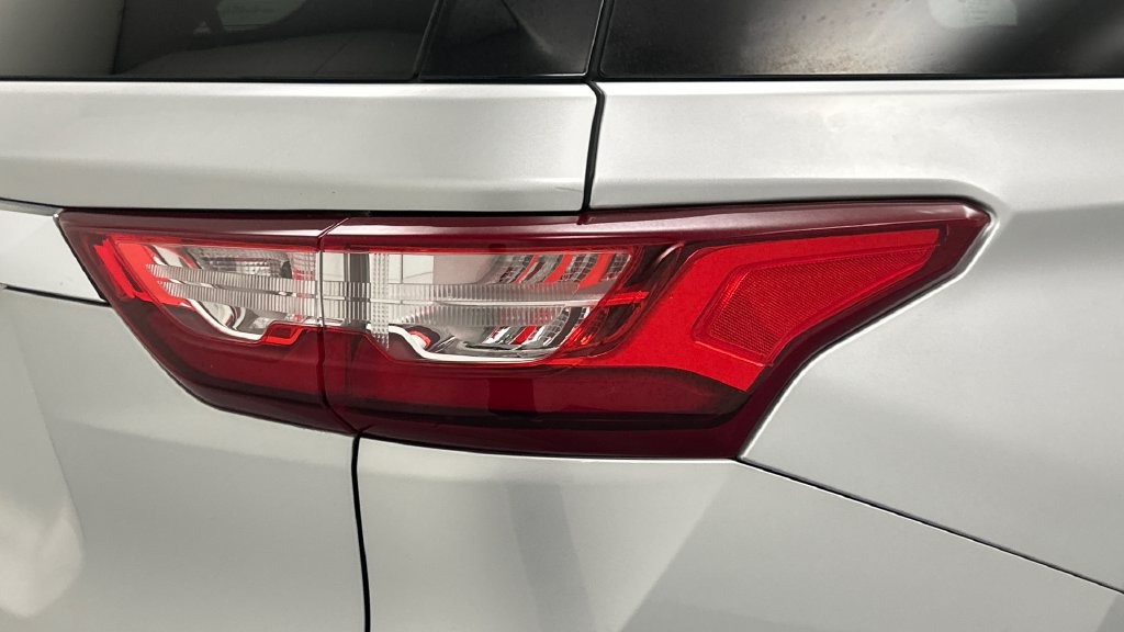 Used 2018 Chevrolet Traverse LT w/ LPO, Cargo Package AWD/4WD image 19