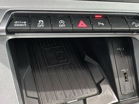 Used 2020 Audi Q3 2.0T Premium Plus w/ Premium Plus Package AWD/4WD image 35