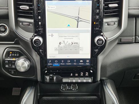 Used 2024 RAM 1500 Laramie image 19