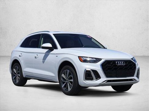 Used 2023 Audi Q5 2.0T Premium w/ Convenience Package AWD/4WD image 3
