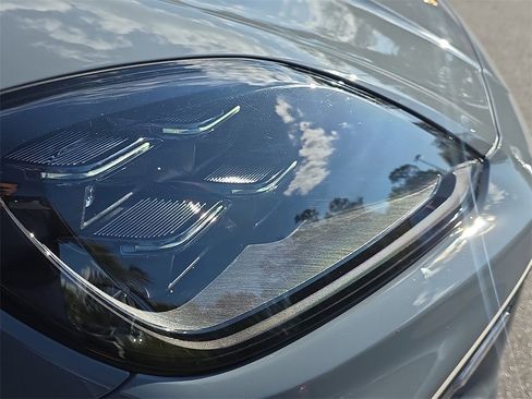 Used 2025 Porsche Cayenne image 15