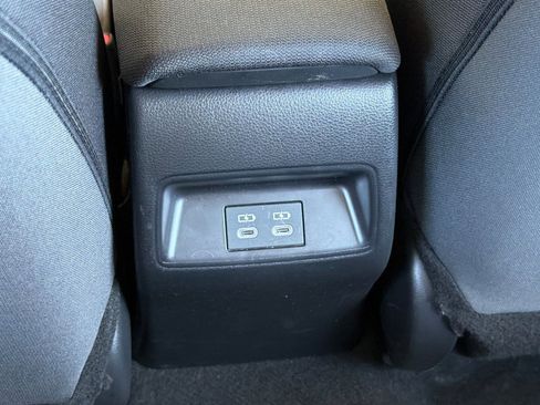 Used 2025 Toyota Corolla LE FWD image 15