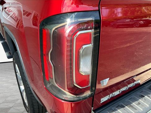 Used 2018 GMC Sierra 1500 SLT w/ SLT Premium Package AWD/4WD image 24